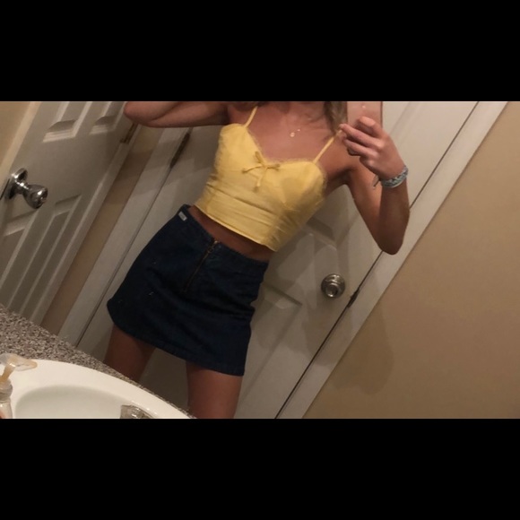 Brandy Melville Jean Skirt - Picture 4 of 4